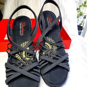 Sketchers 11M black strappy sandals